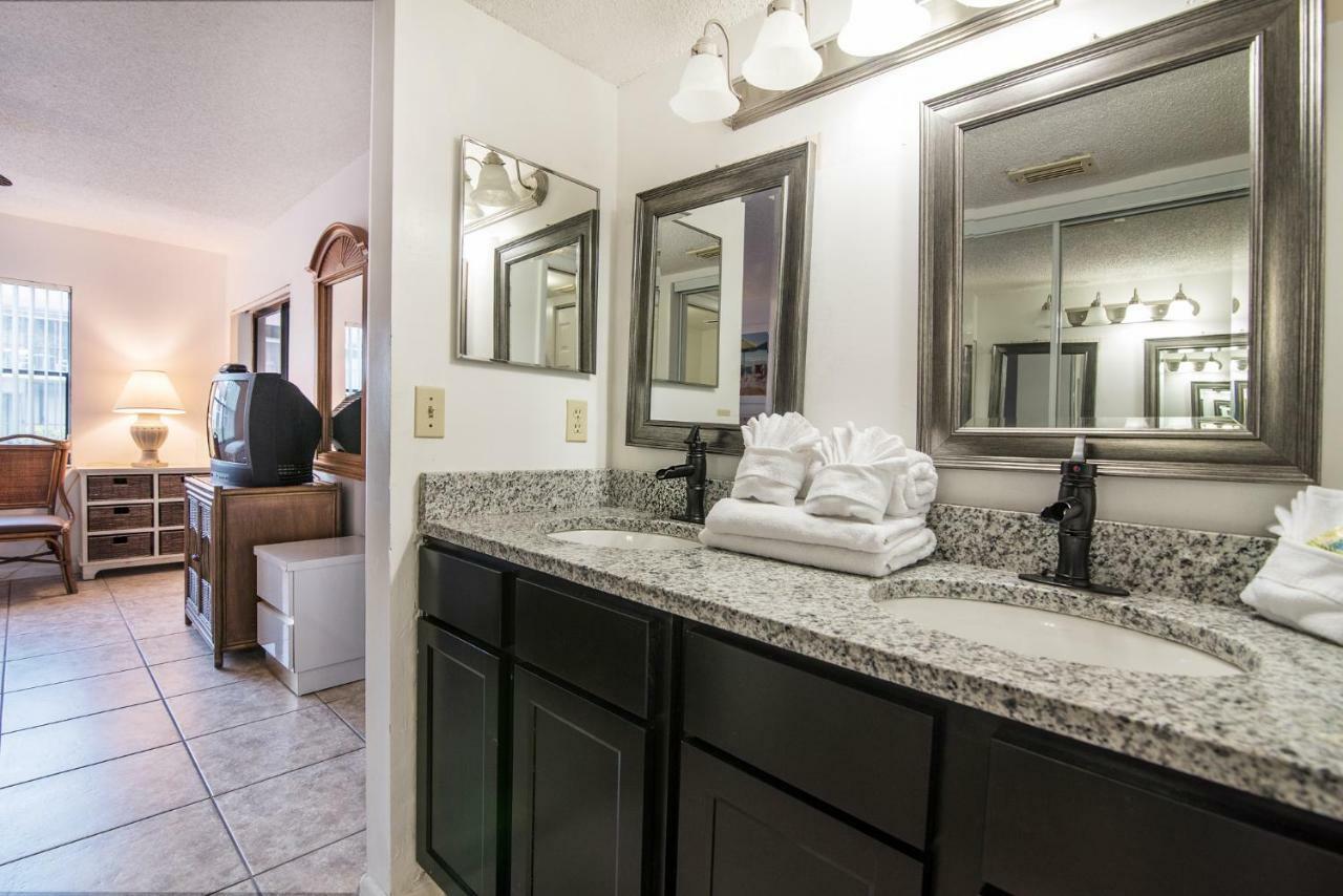 Luxury Shorewalk Water Front 2 Bedroom 2 Bathroom 3Mins Img 5 Mins Beach Bradenton Beach Exterior photo